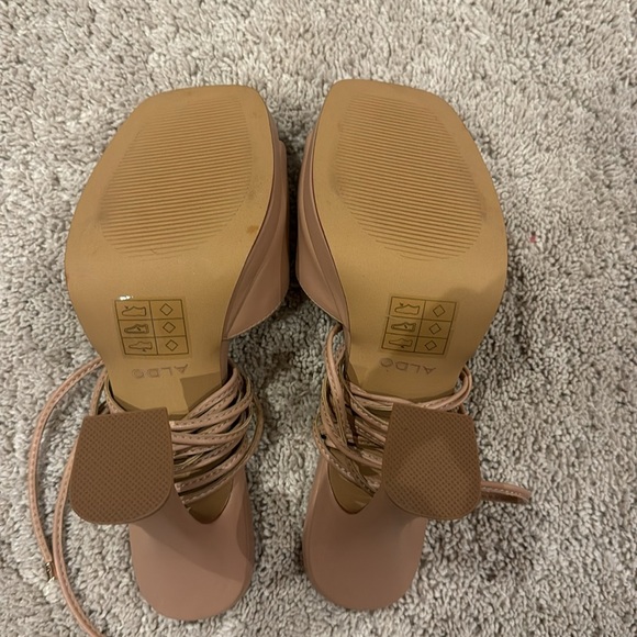 Nude strappy kitten heels with wraparound design - Picture 2 of 4